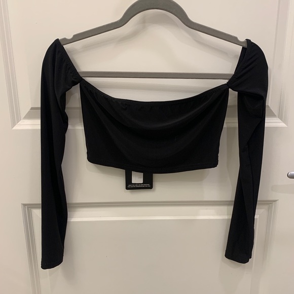 PrettyLittleThing Tops - Pretty little thing cropped top